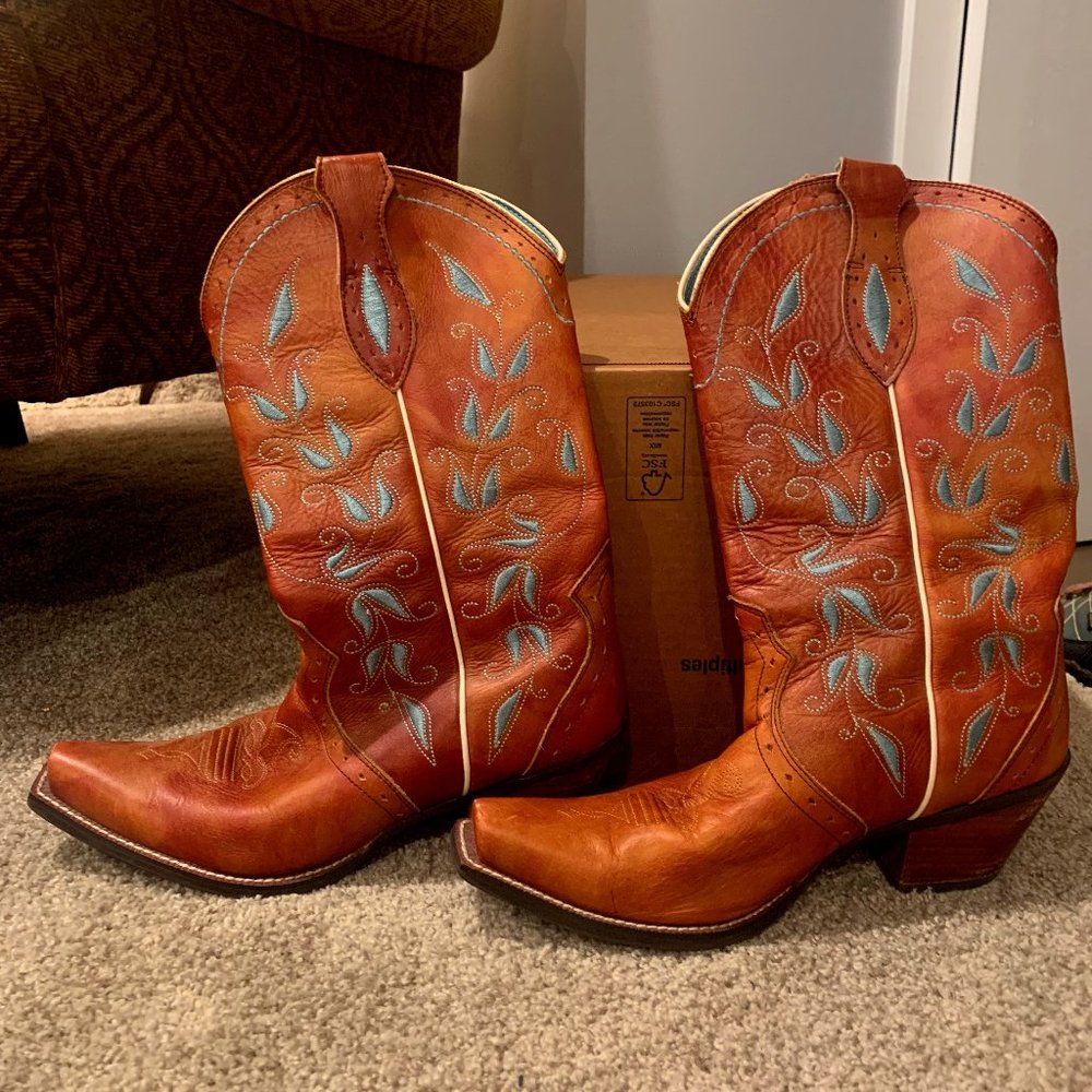 Ariat Cowboy/girl boots, 10B